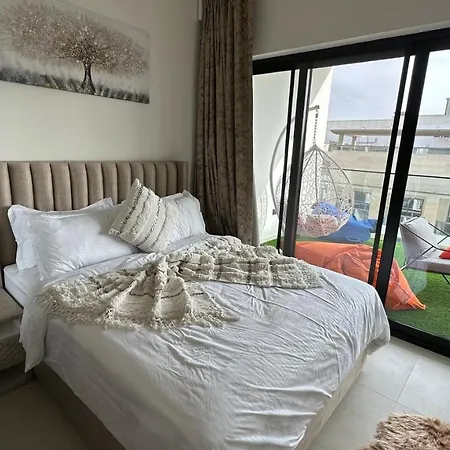 Luxury 2 Bedrooms 5 Minutes From Burj Khalifa Dubai Exterior foto