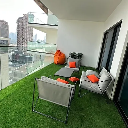 Luxury 2 Bedrooms 5 Minutes From Burj Khalifa Dubai Exterior foto